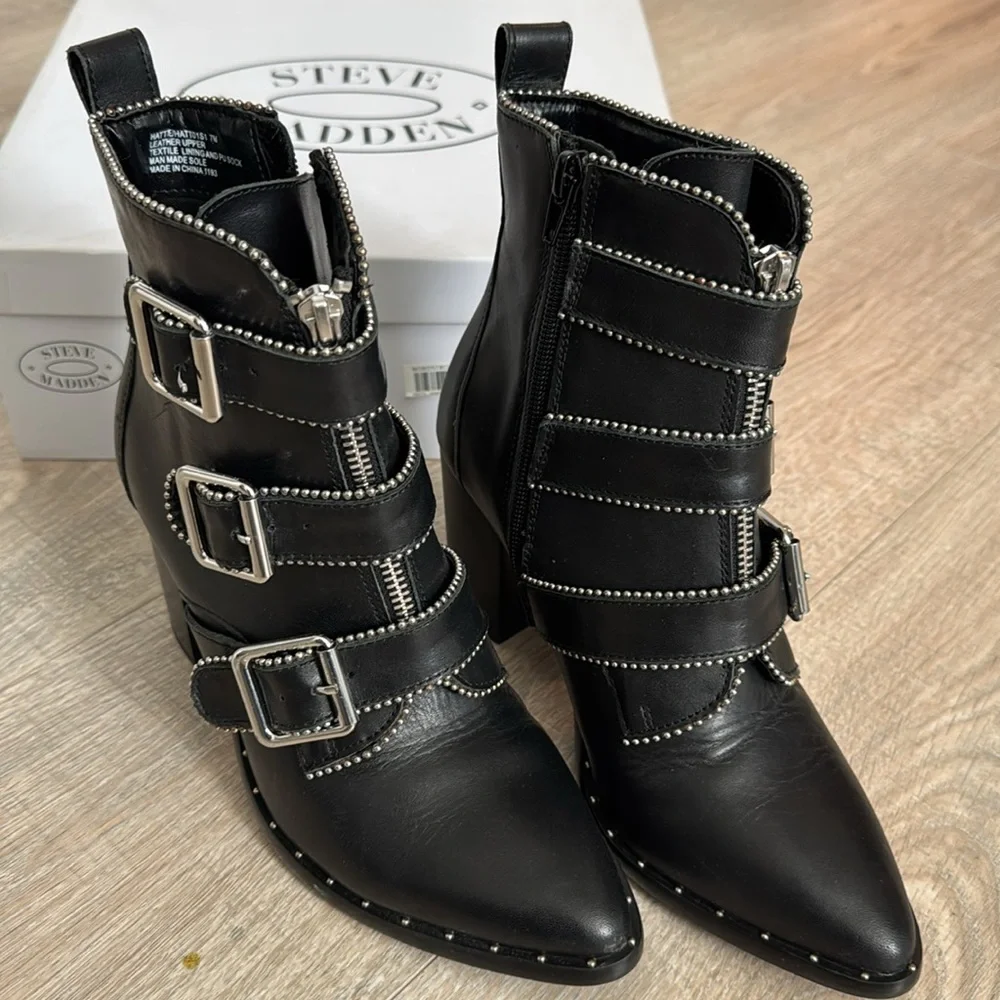 Cute stud boot - Picture 2 of 7